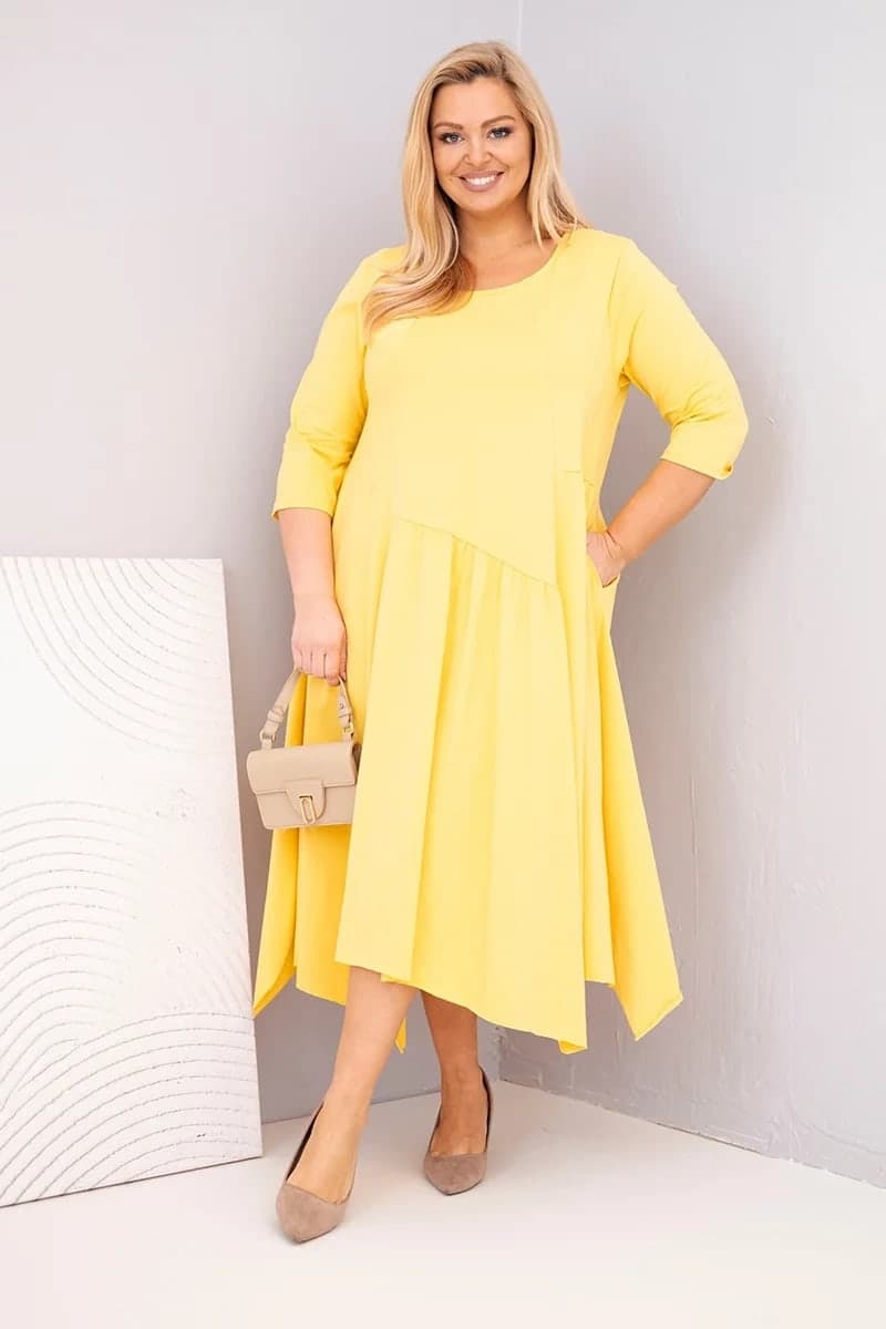 Sukienka damska bawełniana plus size z asymetrycznym dołem Lúcia, barva Žlutý