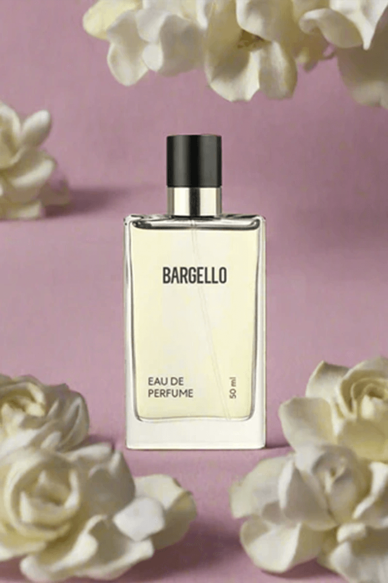 Perfumy damskie 215 o kwiatowym zapachu z gruszką i nutą wanilii 50 ml, barva 50 ml