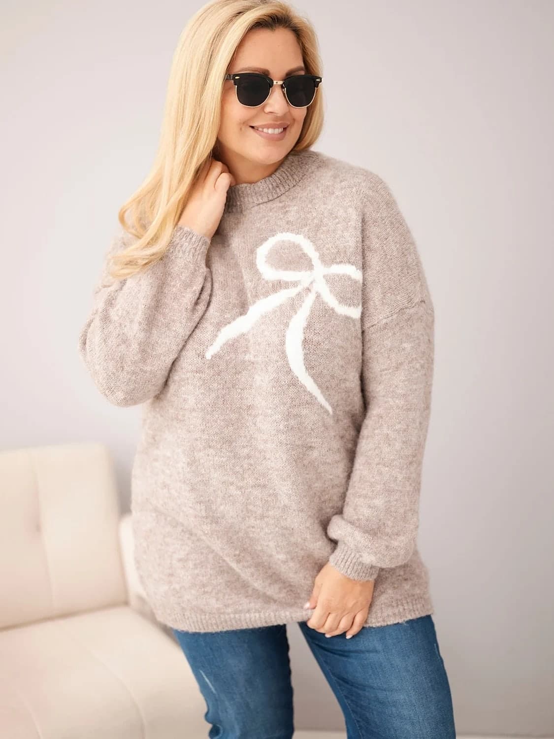 Dámský polyesterový svetr plus size s mašlí Betulla, barva Fango