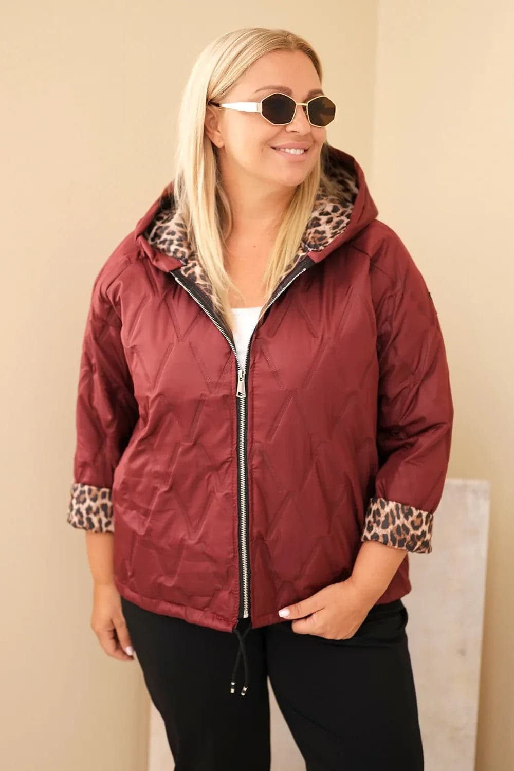 Dámská polyesterová bunda plus size s kapucí Arcachon, barva Vínový